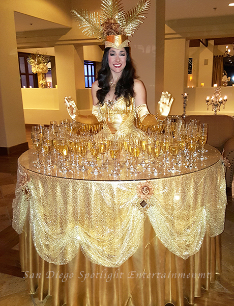 Gold strolling tables